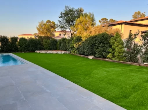 pelousart-realisation-jardin-piscine-pelouse-synthetique